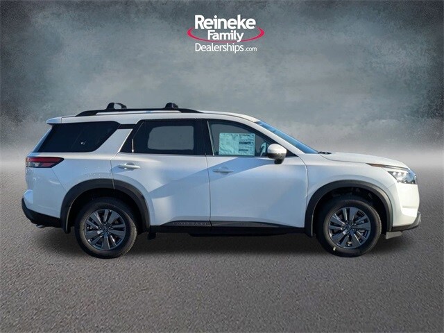 2025 Nissan Pathfinder SV photo 4