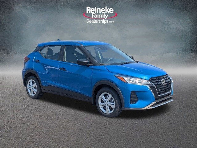 2025 Nissan Kicks Play S photo 3