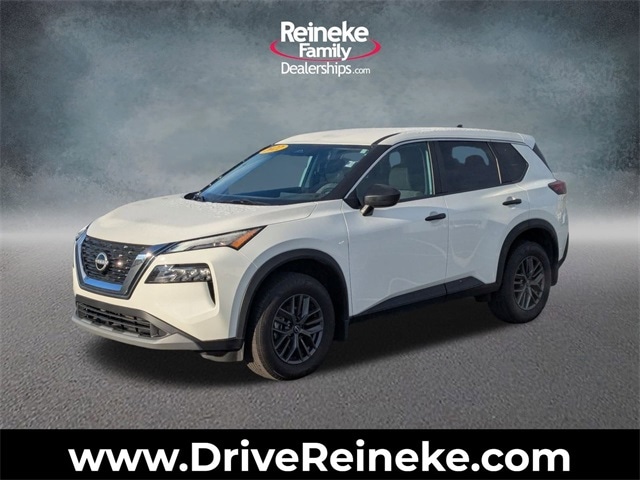 2022 Nissan Rogue S's photo