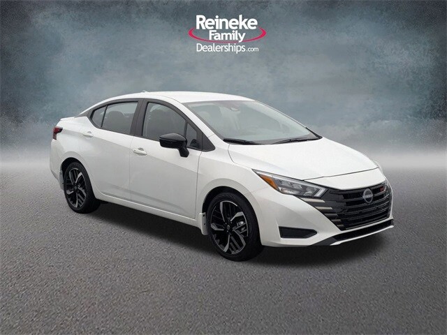 2025 Nissan Versa 1.6 SR photo 3