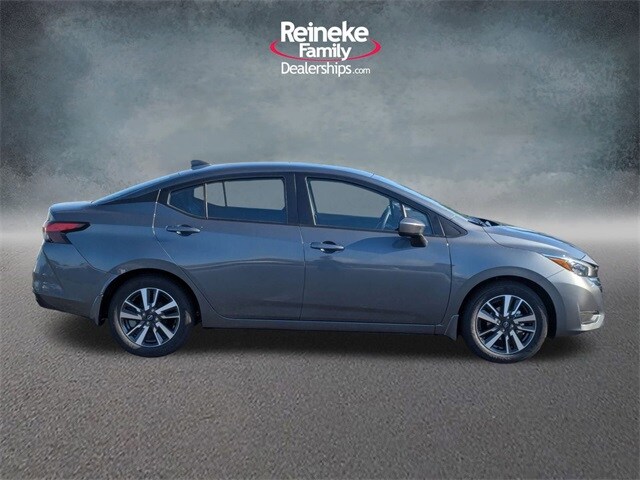 2025 Nissan Versa 1.6 SV photo 4