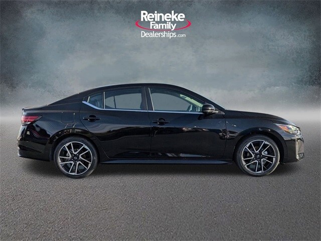 2025 Nissan Sentra SR photo 4