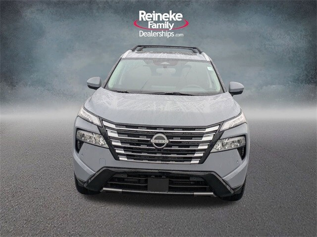 2025 Nissan Rogue Platinum photo 2