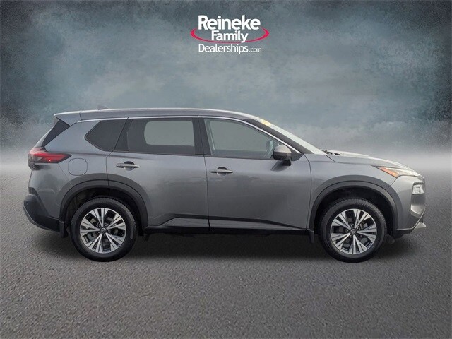 2021 Nissan Rogue SV photo 4