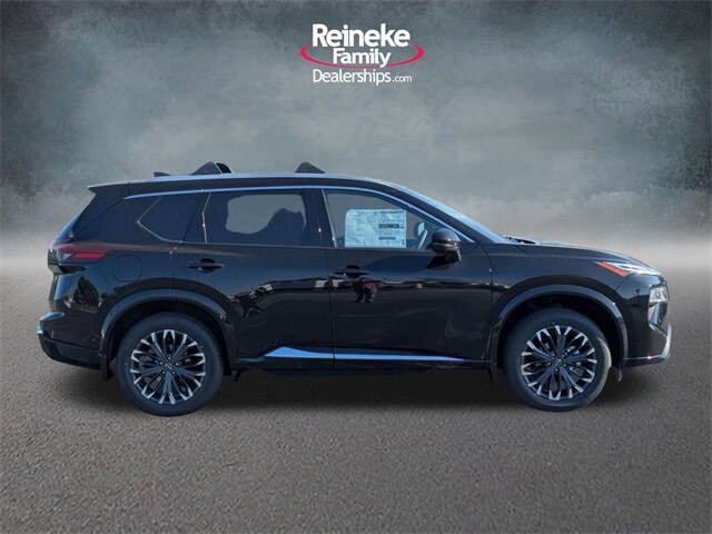 2026 Nissan Rogue Platinum photo 4