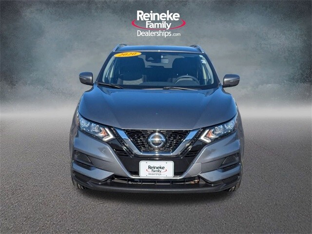 2020 Nissan Rogue Sport SV photo 2