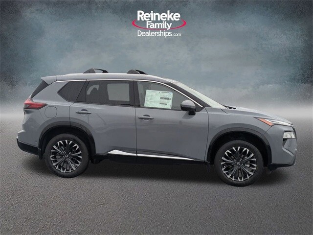 2025 Nissan Rogue Platinum photo 4