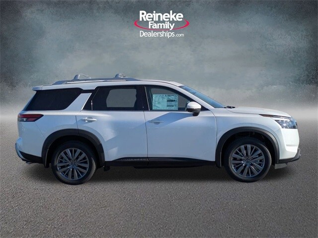 2025 Nissan Pathfinder SL photo 4