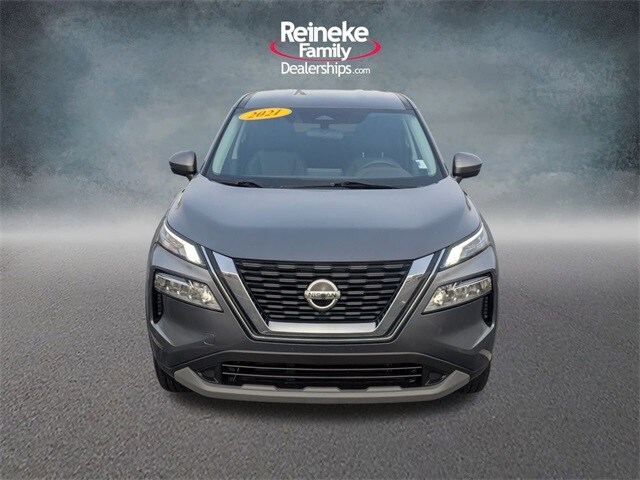 2021 Nissan Rogue SV photo 2