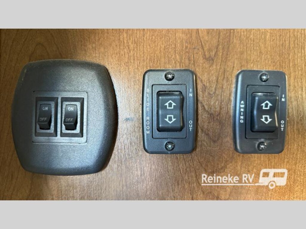 Used 2019 Prime Time RV Avenger ATI 27RKS