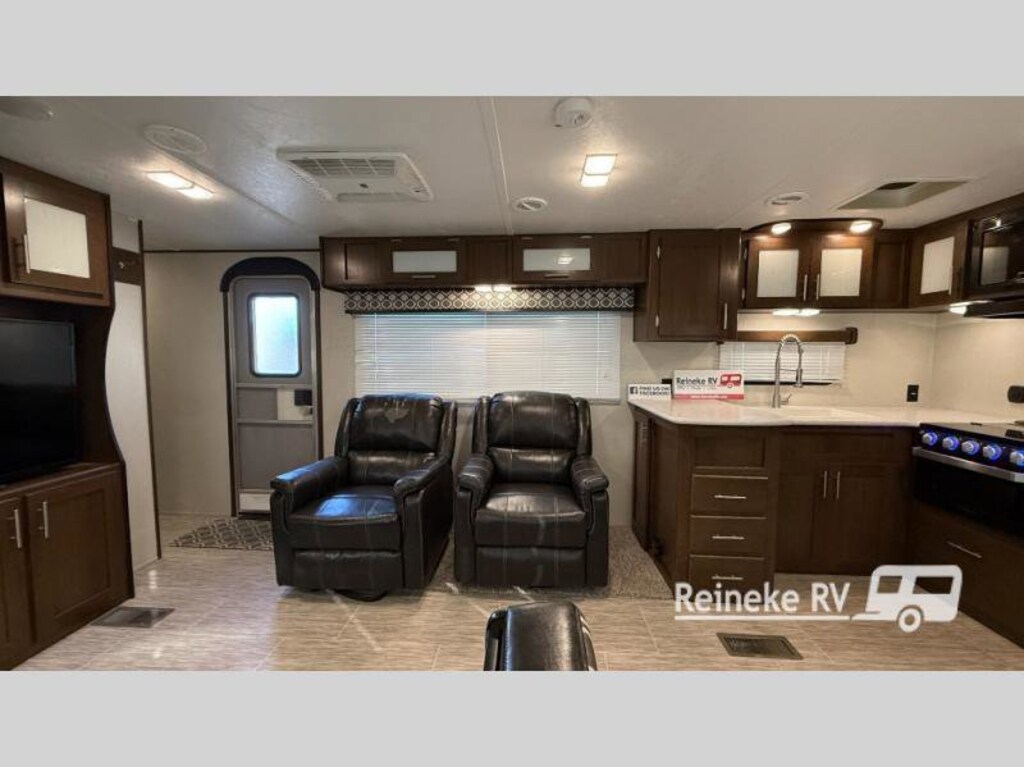 Used 2019 Prime Time RV Avenger ATI 27RKS
