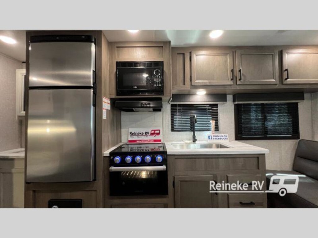 Used 2023 Starcraft Autumn Ridge 26BH