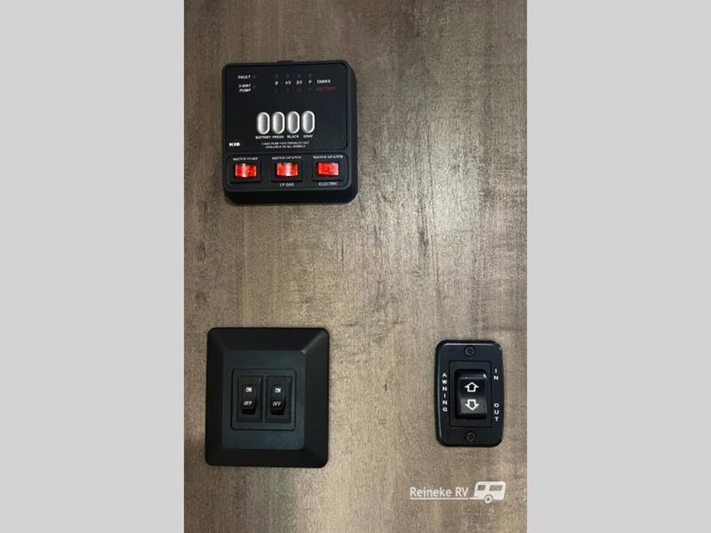 Used 2023 Starcraft Autumn Ridge 26BH