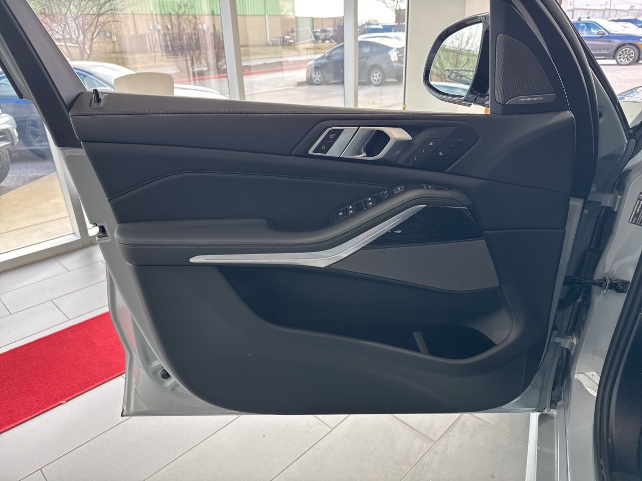 2026 BMW X5 M60i - Photo 38