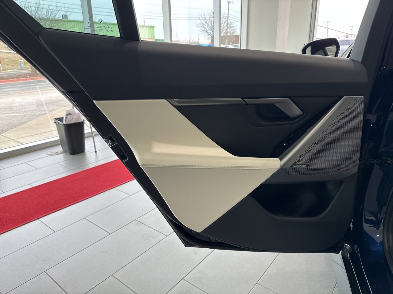 2026 BMW 5 Series 550e - Photo 44