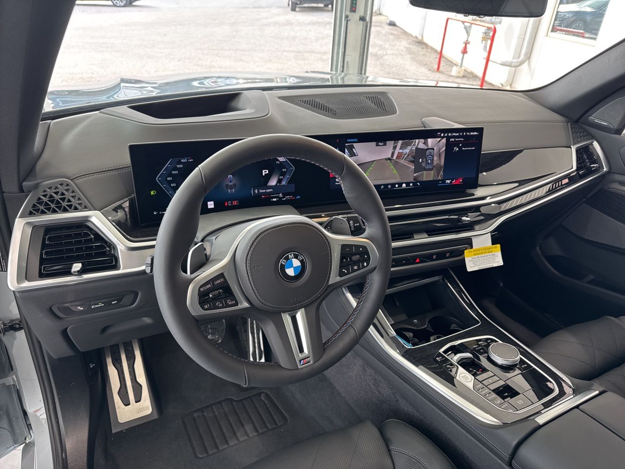 2026 BMW X5 M60i - Photo 17