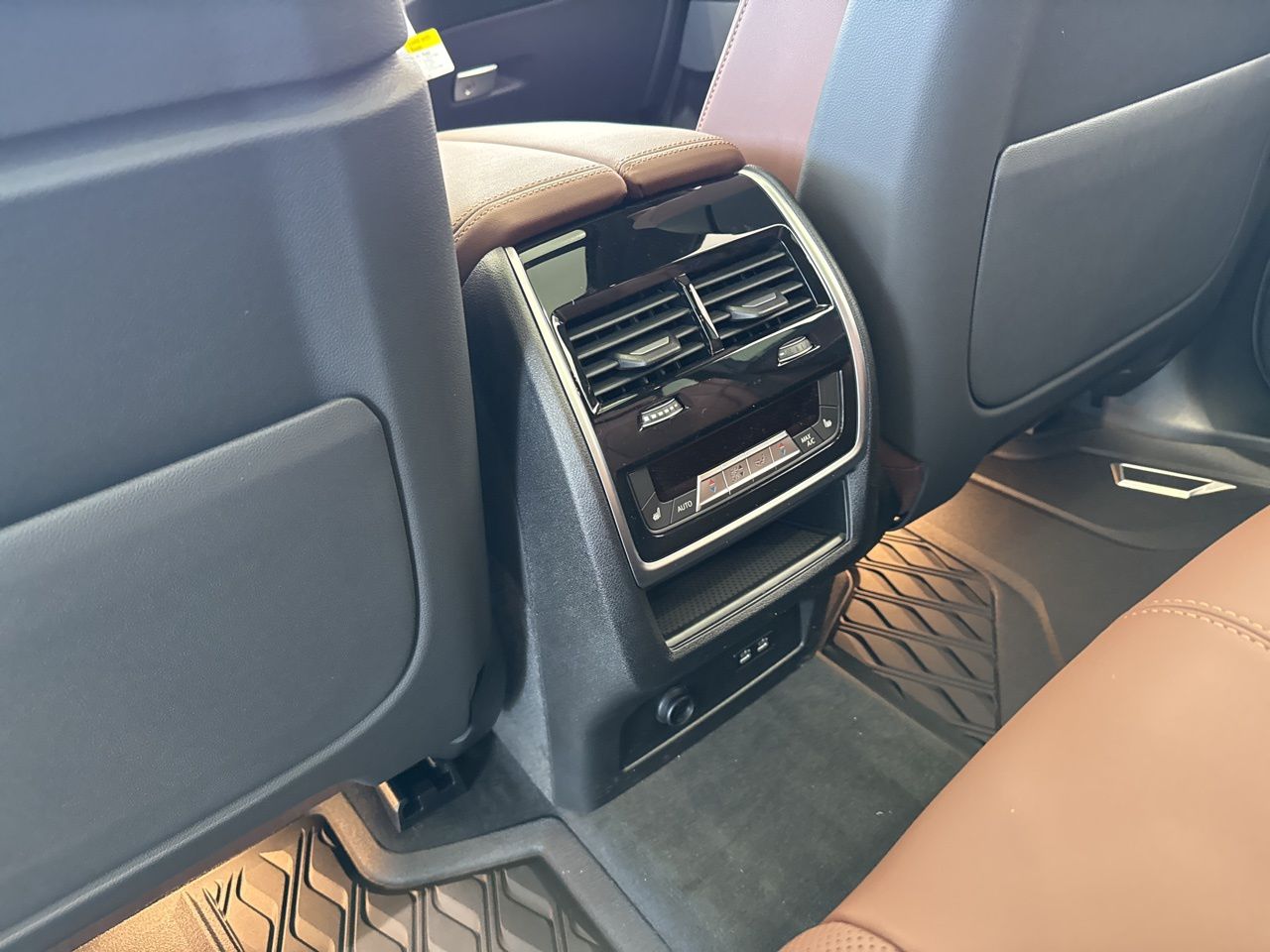 2026 BMW X5 50e - Photo 45