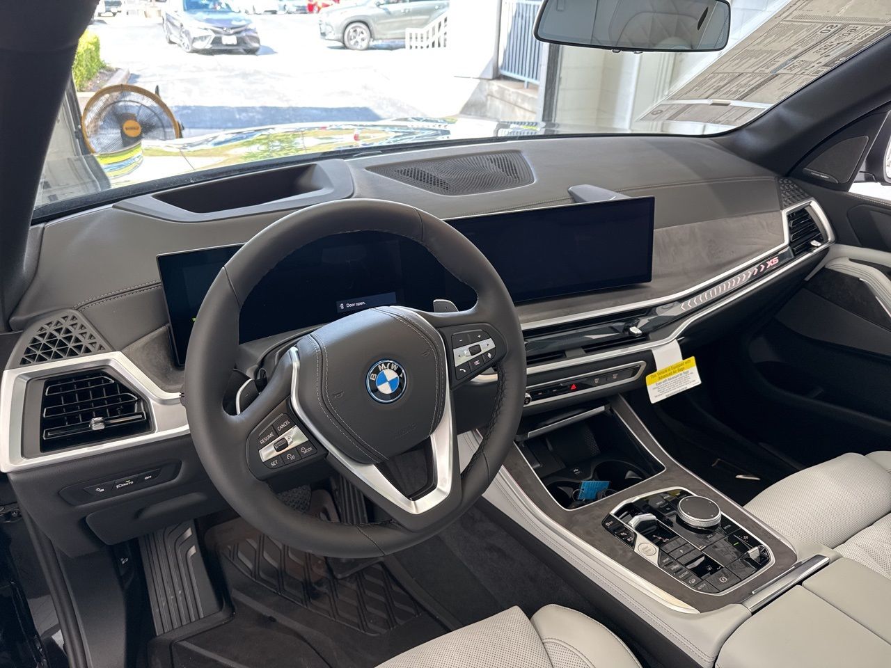 2026 BMW X5 50e - Photo 18