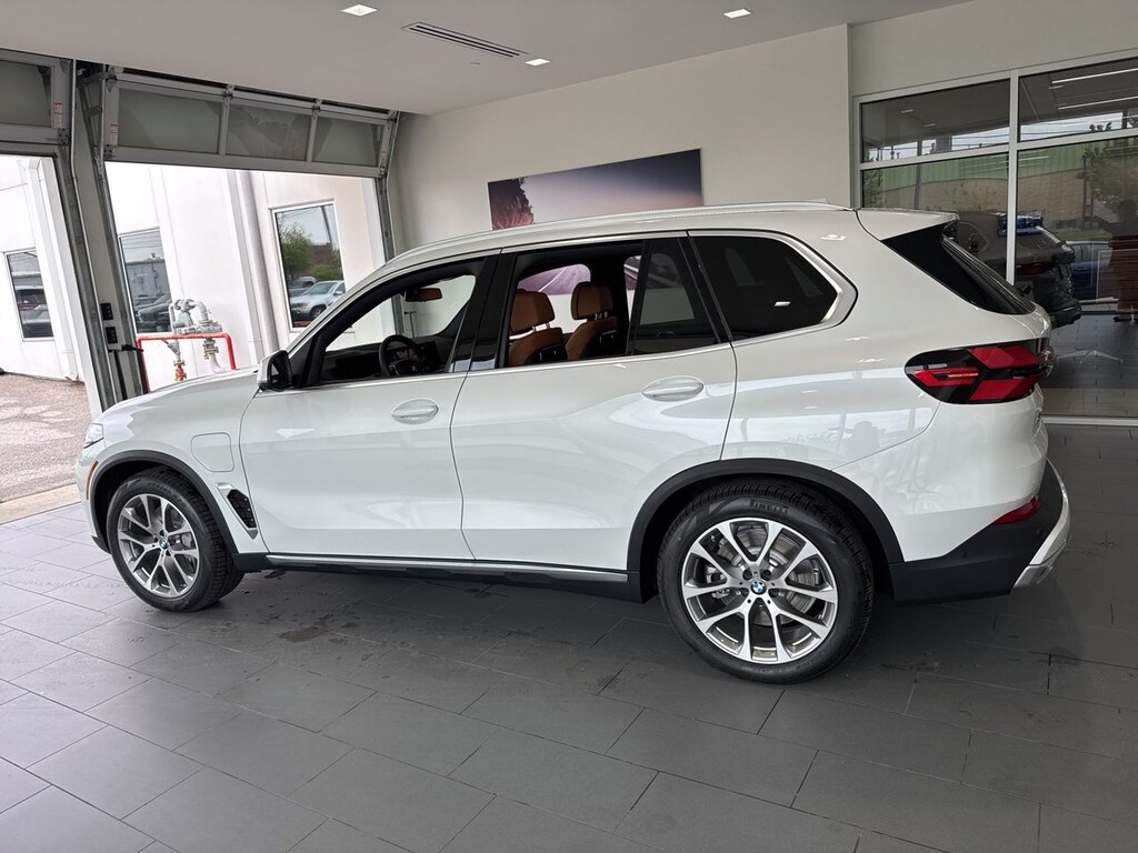 New 2026 BMW X5 PHEV SUV