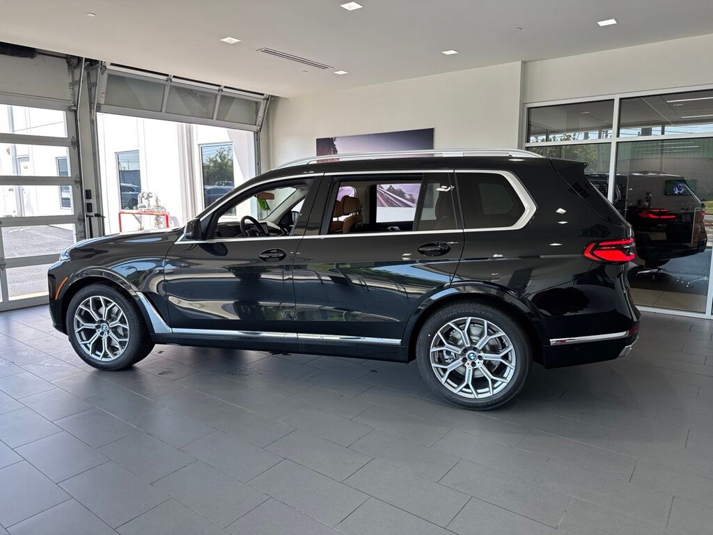 New 2027 BMW X7 xDrive40i SUV