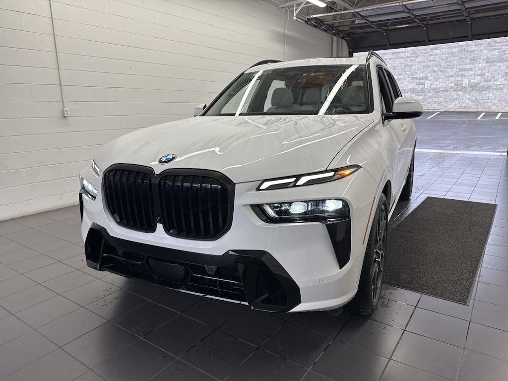 New 2026 BMW X7  SUV