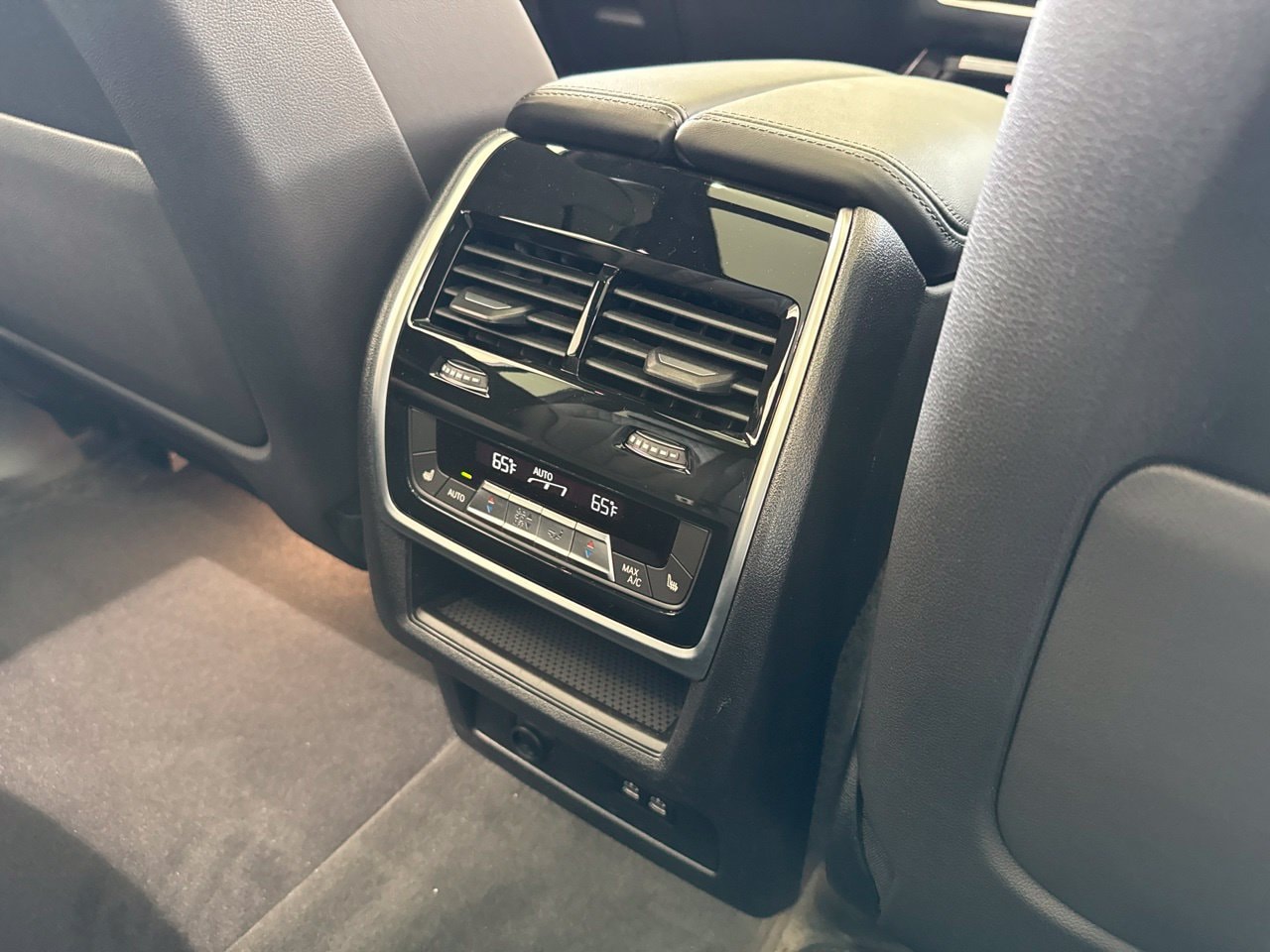 2026 BMW X7 40i - Photo 54