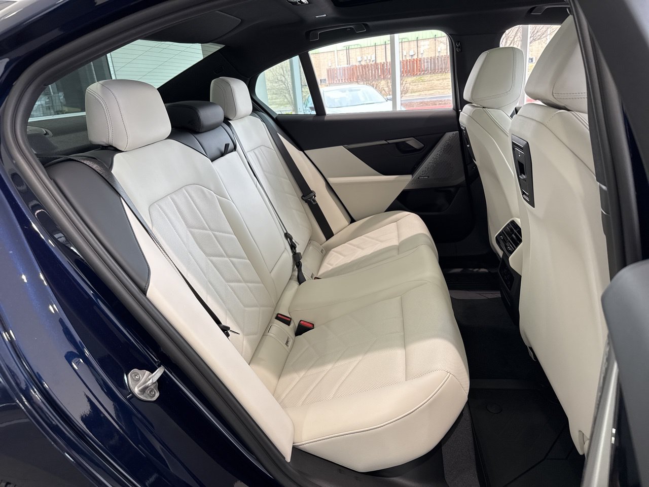2026 BMW 5 Series 550e - Photo 45