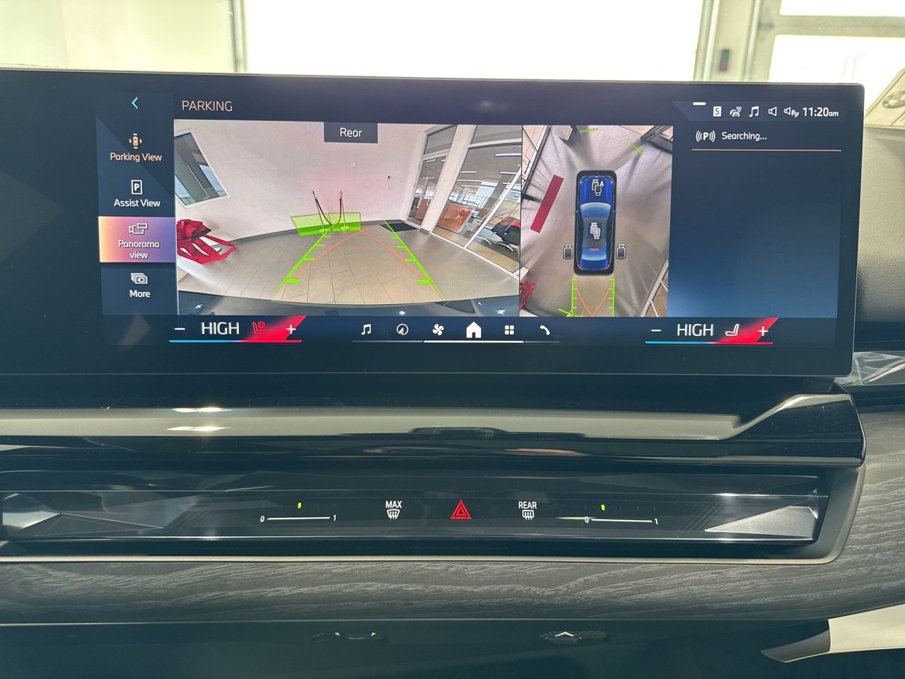 2026 BMW 5 Series 550e - Photo 28