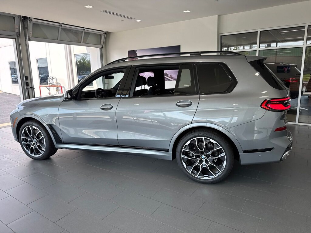 New 2026 BMW X7 xDrive40i SUV
