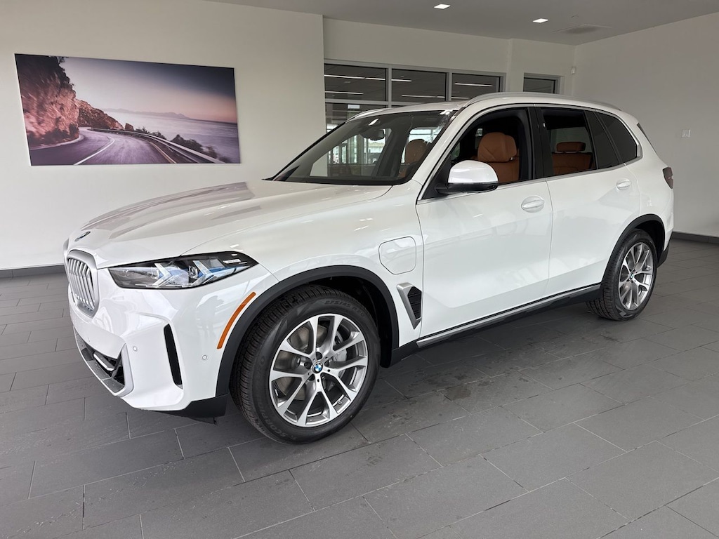 New 2026 BMW X5 PHEV SUV
