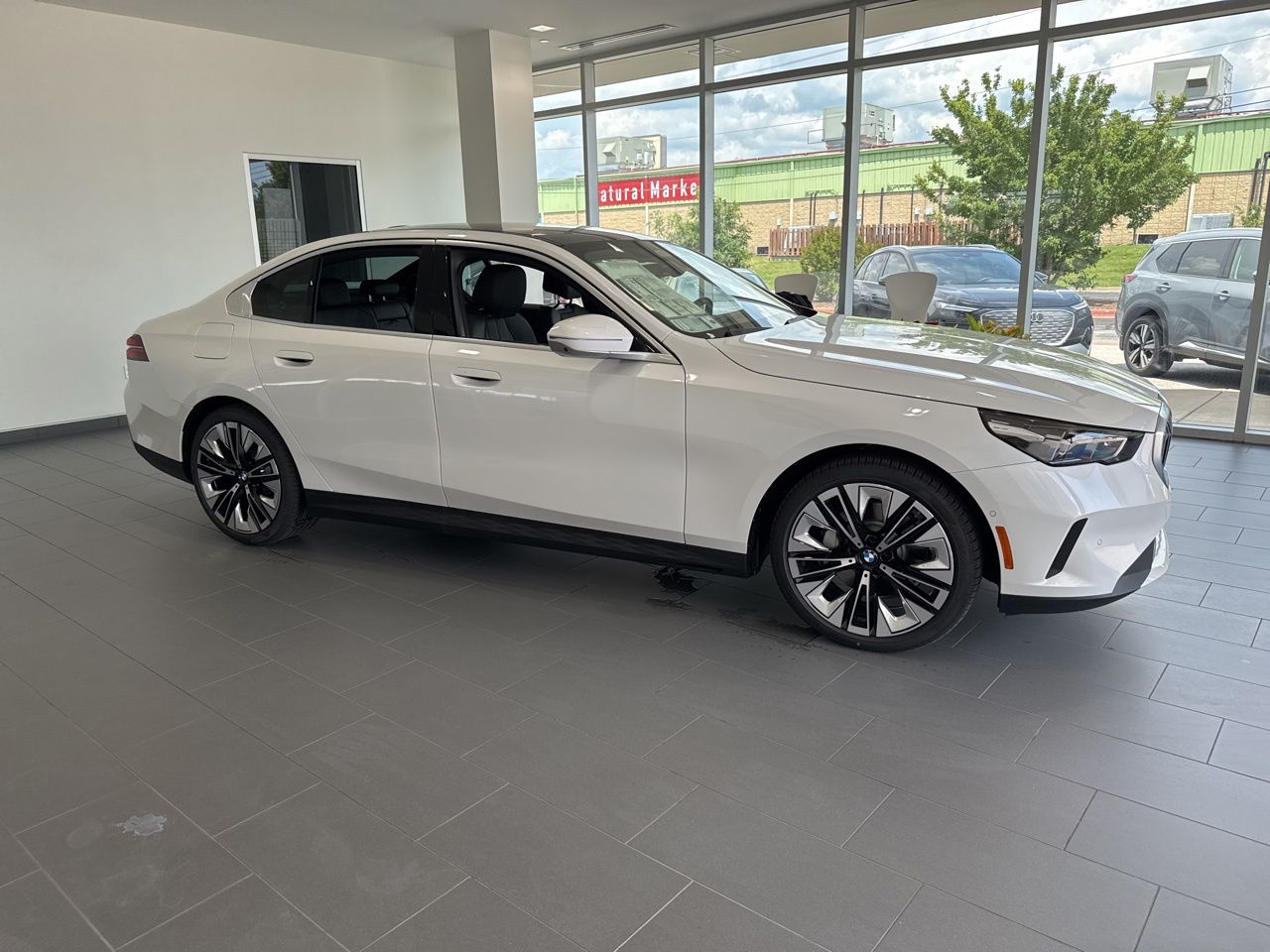 2027 BMW 5 Series 530i xDrive Sedan's photo