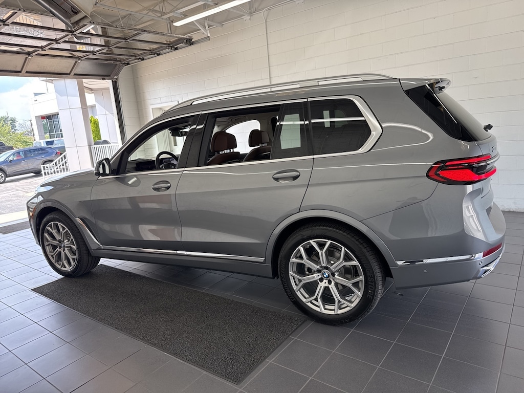 New 2026 BMW X7 SUV