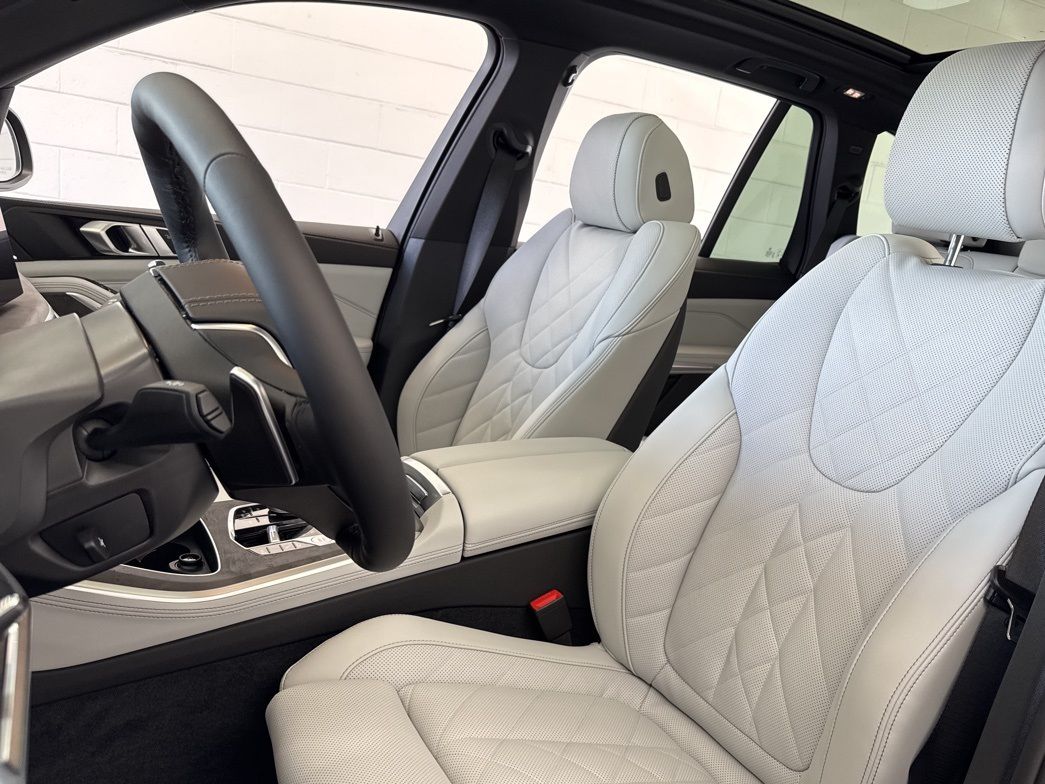 2026 BMW X5 50e - Photo 16