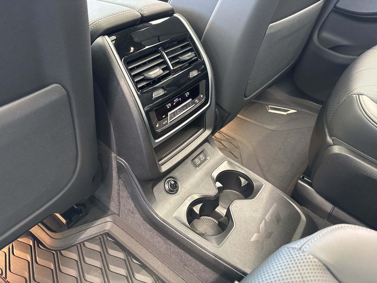 2026 BMW X7 40i - Photo 49