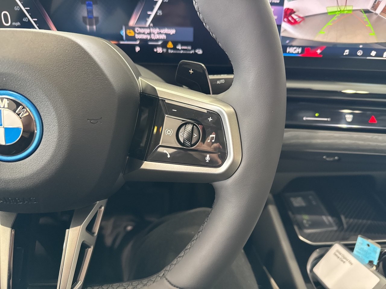2026 BMW 5 Series 550e - Photo 21