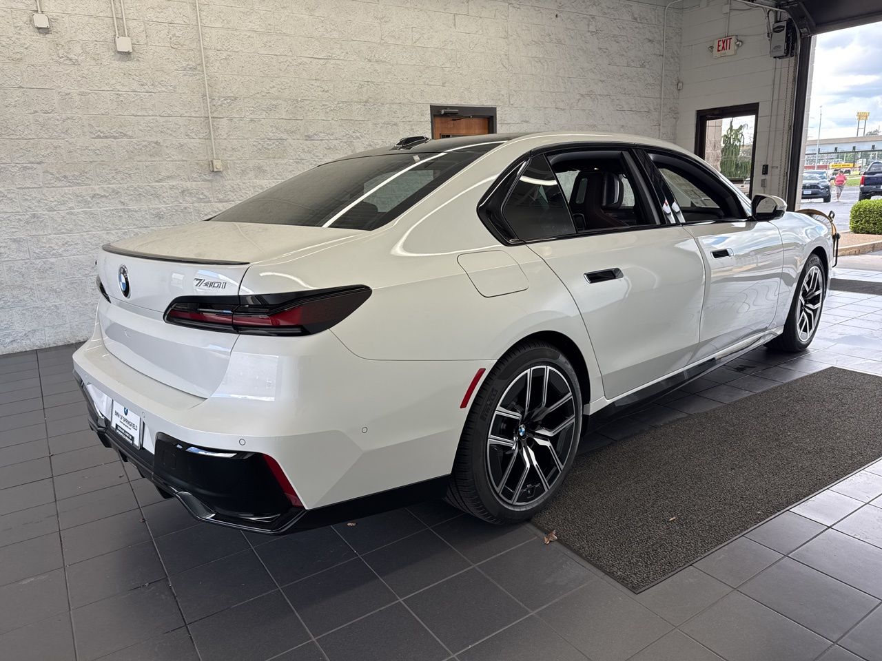 2026 BMW 7 Series 740i - Photo 8