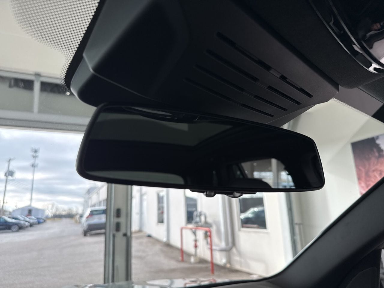 2026 BMW X5 M60i - Photo 36