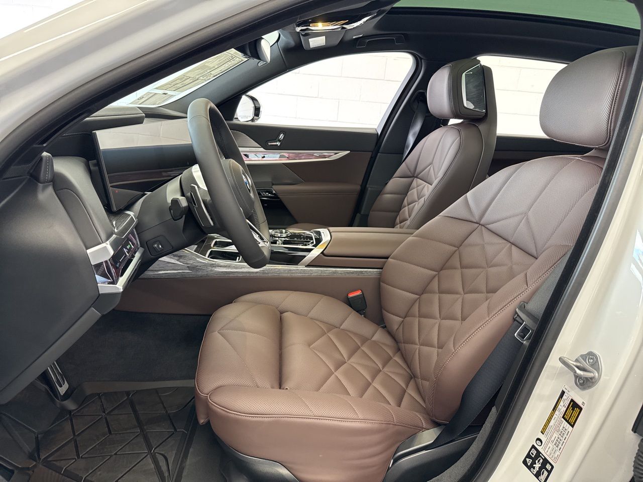 2026 BMW 7 Series 740i - Photo 14