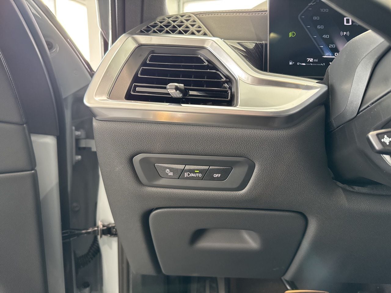 2026 BMW X5 M60i - Photo 37