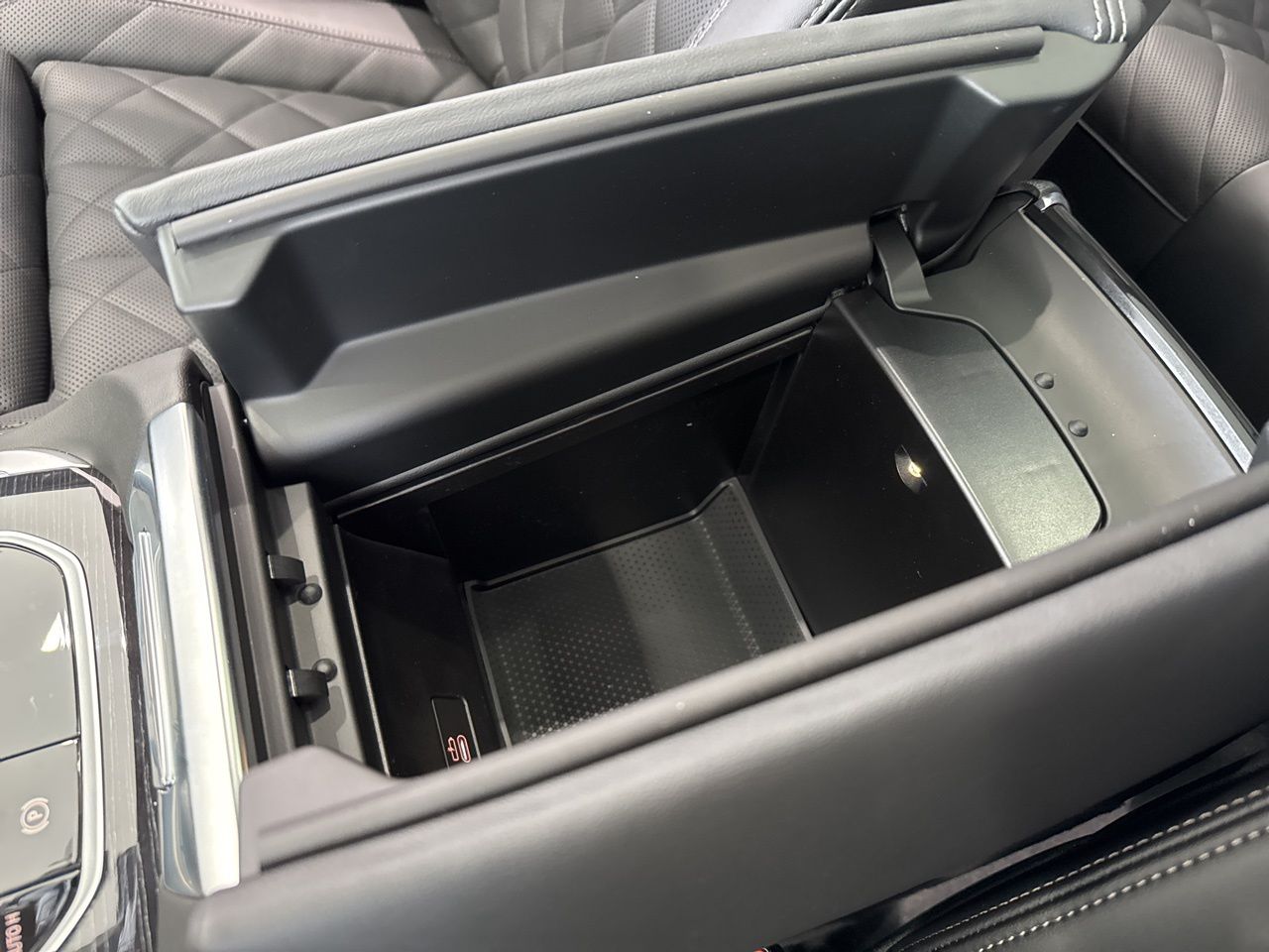 2026 BMW X5 M60i - Photo 34