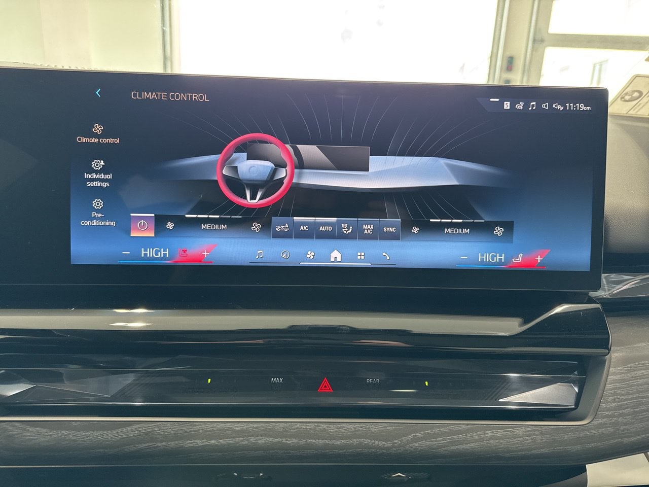 2026 BMW 5 Series 550e - Photo 25