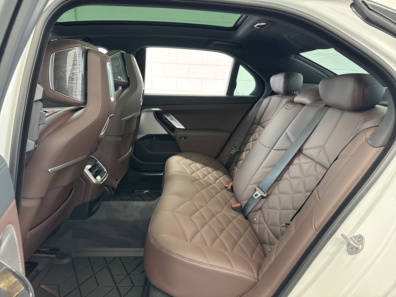2026 BMW 7 Series 740i - Photo 43