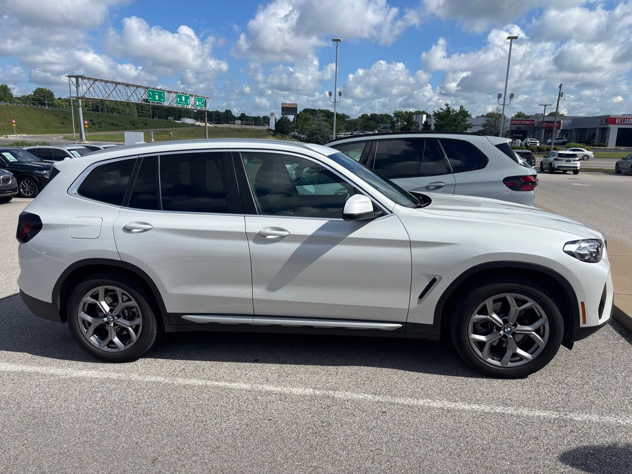View vehicle photo 4