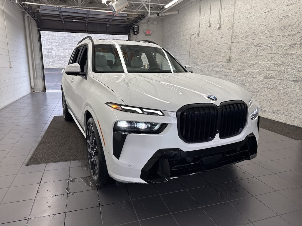 New 2026 BMW X7  SUV