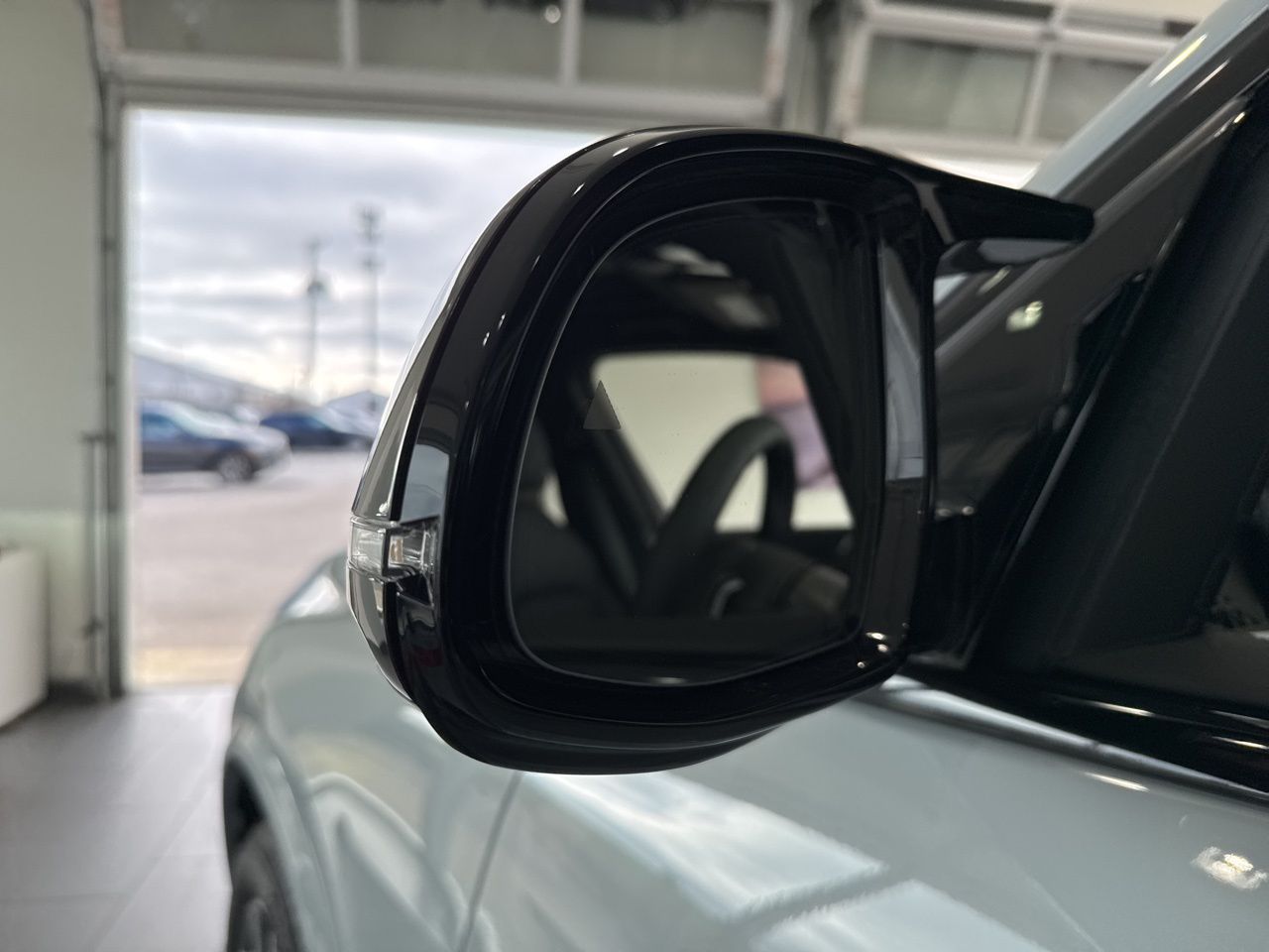 2026 BMW X5 M60i - Photo 13