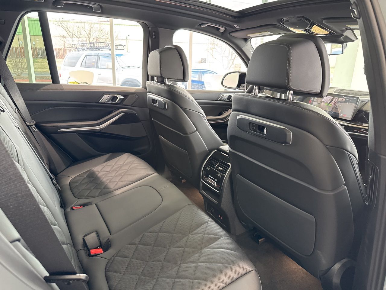 2026 BMW X5 M60i - Photo 48