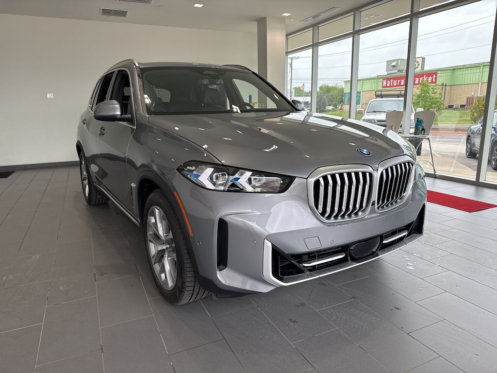 New 2026 BMW X5 PHEV SUV