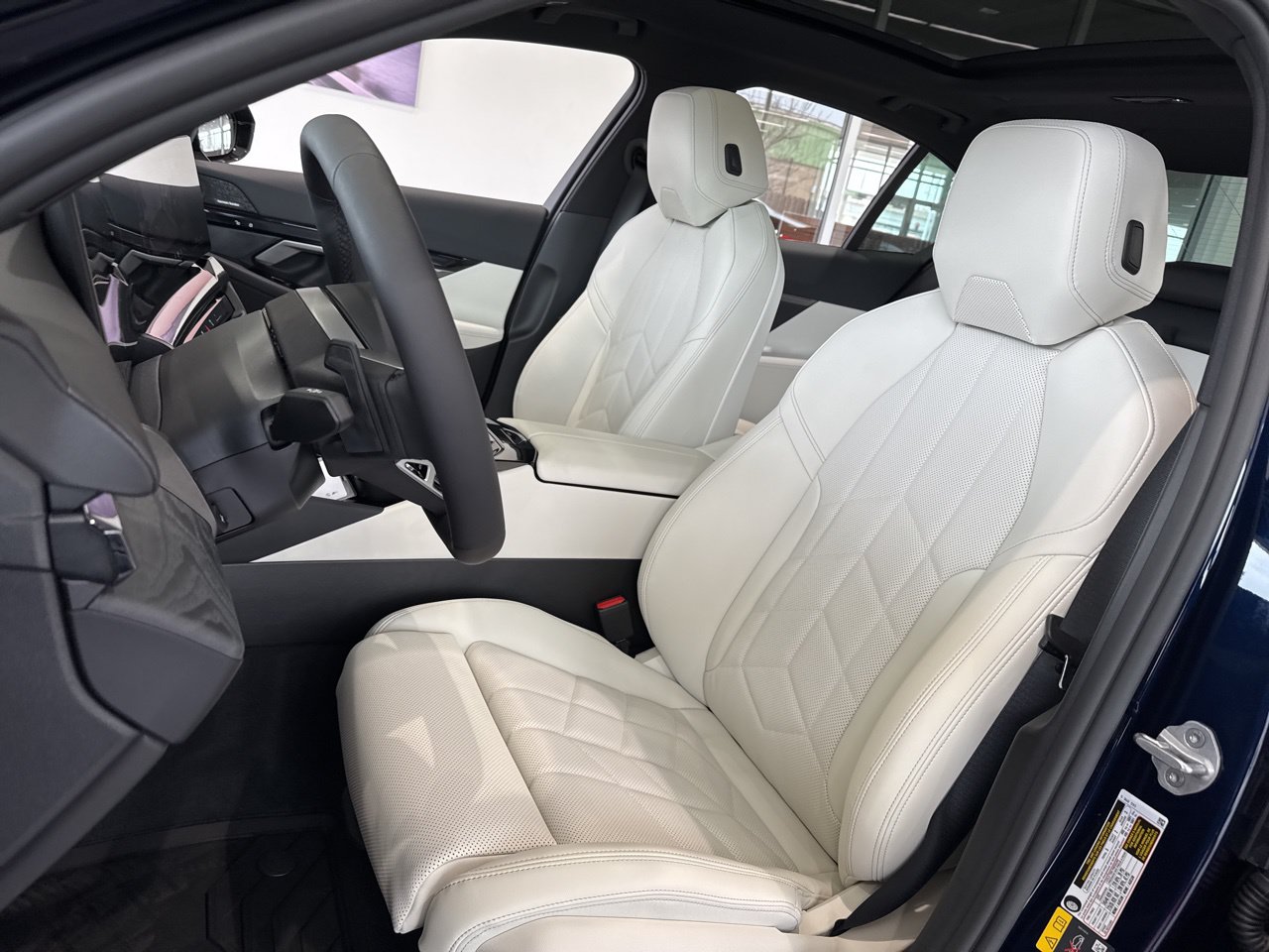 2026 BMW 5 Series 550e - Photo 15