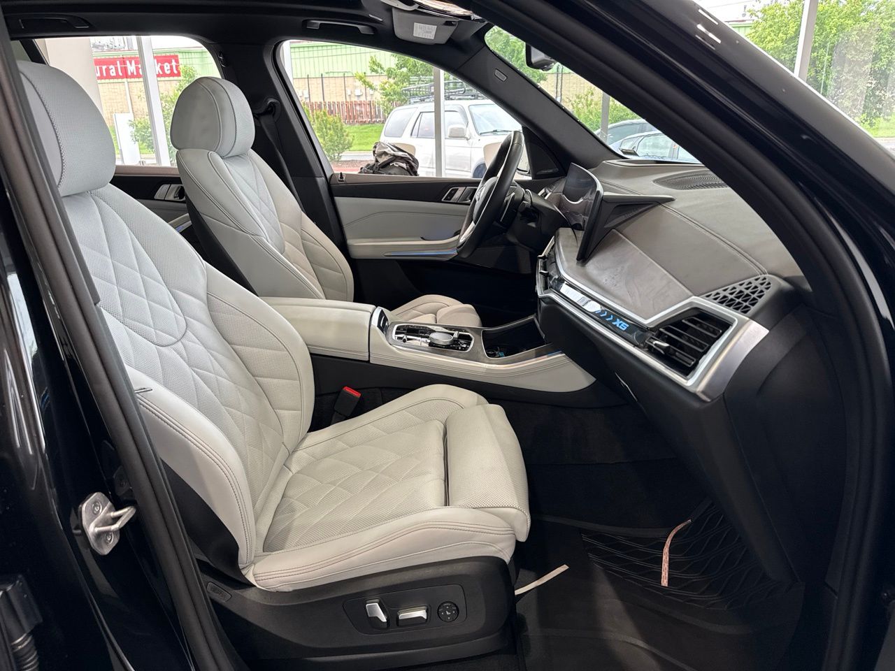 2026 BMW X5 50e - Photo 50