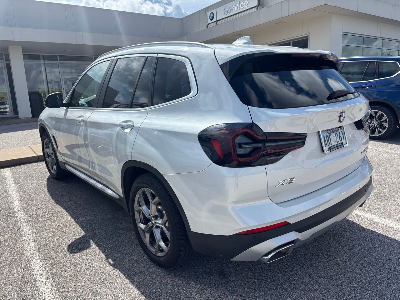 View vehicle photo 7